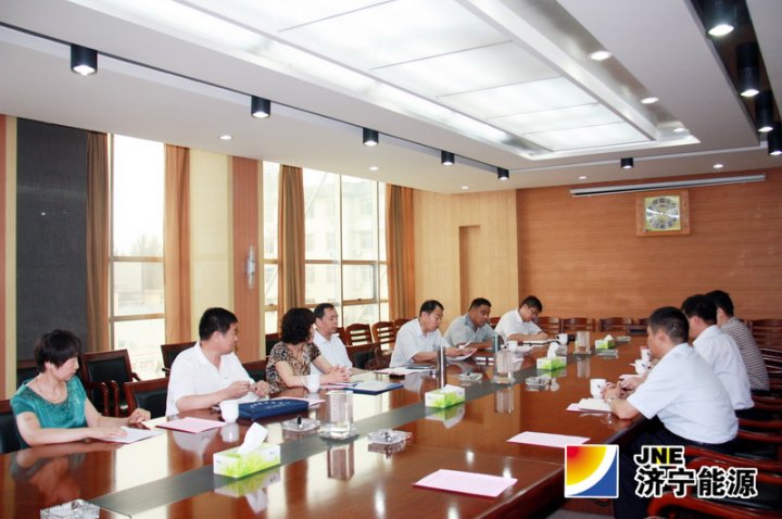 乔志猛陪同济宁市厂务公开民主管理领导小组到太平矿检查指导工作