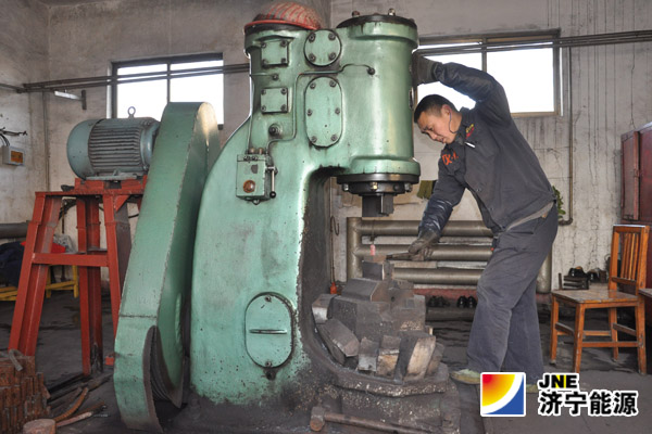 义桥煤矿锻造道钉 年节约成本15万元