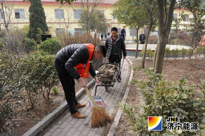 鹿洼煤矿团委开展系列学雷锋活动
