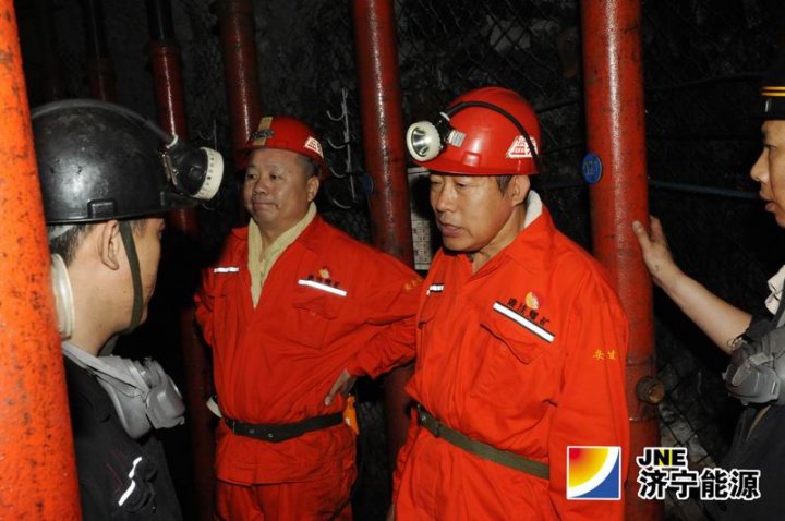 乔志猛深入鹿洼煤矿井下综采工作面调研