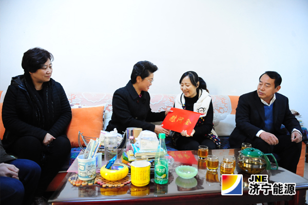 市总工会领导走访慰问集团公司困难职工