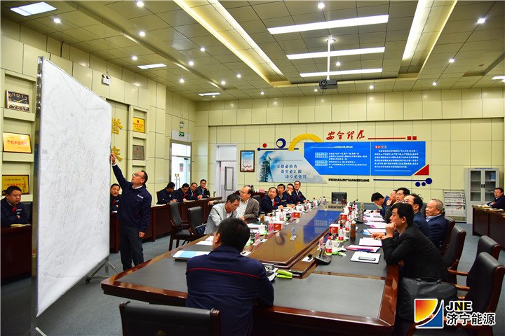 1541463762100143.jpg 2018年10月29日,许传军到金源煤矿开展专项检查(徐帅).jpg