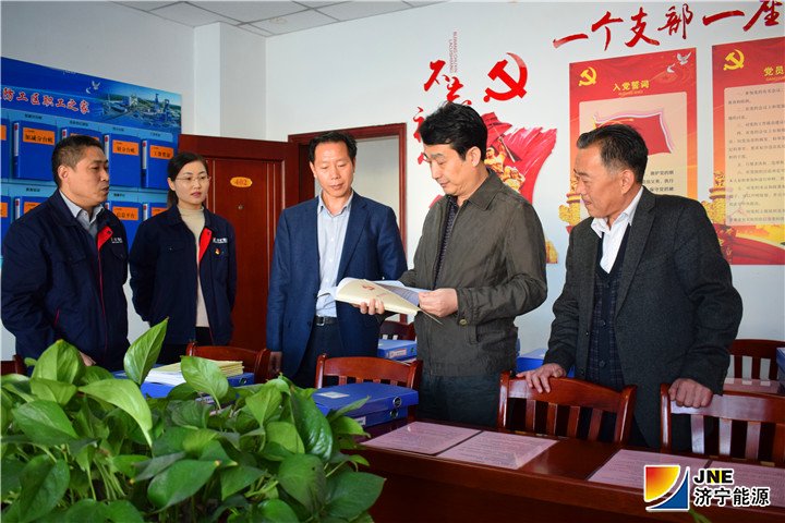 1542248768118199.jpg 2018年11月14日,虢洪增到金桥煤矿检查指导工作2(王海峰 摄).jpg