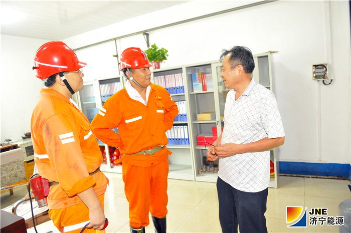 1566098218422141.jpg 图三:2019年8月13日,党委副书记、总经理张广宇到运河煤矿检查指导工作纪实(时培立 张勇 徐秀娇).jpg