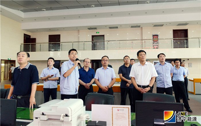 1568502762751291.jpg 2019年9月11日,“城郊深部能源绿色安全综合开发与城市协同发展”项目立项合作洽谈会在安居煤矿召开--观看智慧化矿山建设情况(陈晨摄).jpg