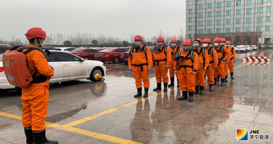 霄云煤矿强化兼职救护队伍建设提升应急救援能力