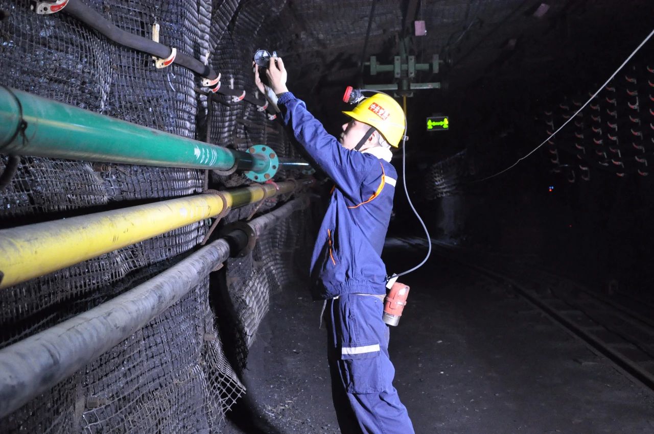 1601344518355559.jpg 记集团公司2020年技能大赛“一通三防”状元张浩.jpg