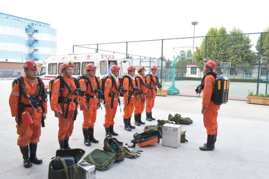 济矿集团救护中队通过2020年矿山救护队标准化验收