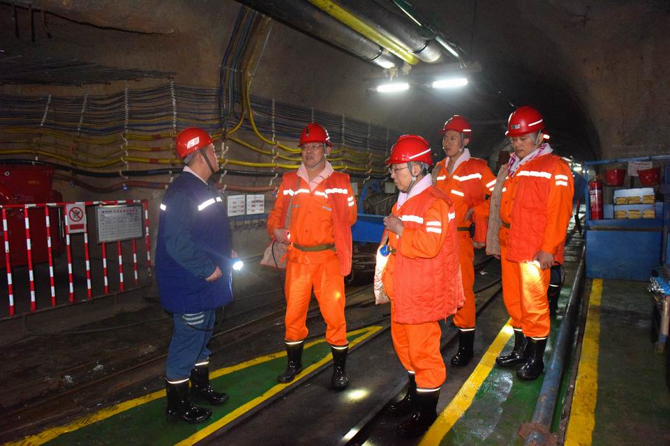 1602595225805614.jpg 鲁西监察分局专员刘明到霄云煤矿检查指导工作1.jpg