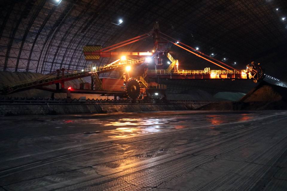 1603844499616871.jpg 堆取料机无人化控制(王传钧 摄)1.jpg