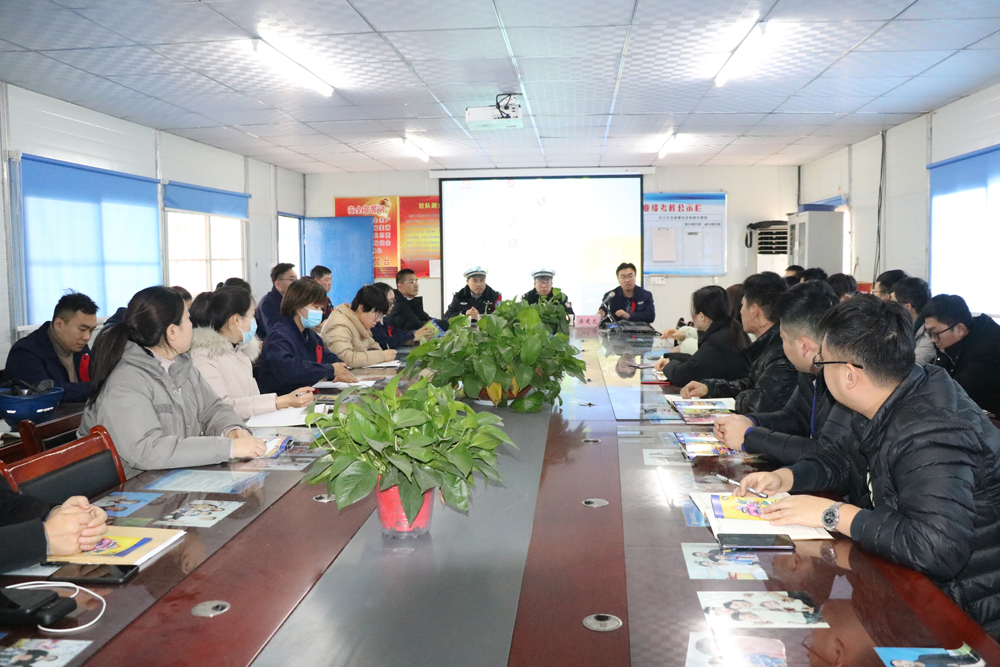 1607670113290956.jpg 20201209济矿物流举办交通安全知识专题讲座(王传钧 摄)2.jpg