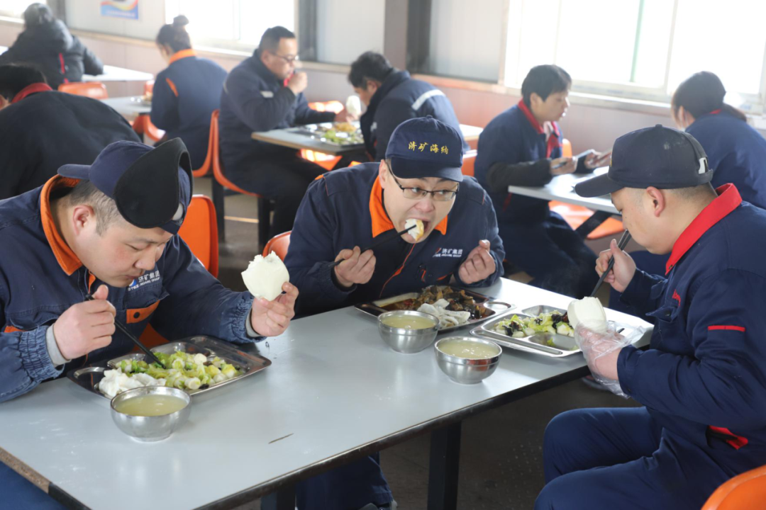 1608711383218467.png 今天的饺子真香!此时的慰问最暖!5.png