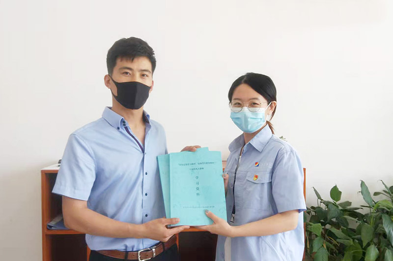 1631692886208642.jpg 安居煤矿印发《干部作风大整顿学习资料》读本.jpg