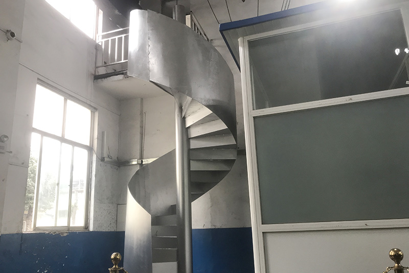 2021.11.15金桥煤矿：旋转小楼梯  技术大跨越（宋苗苗 宋士伟）.jpg