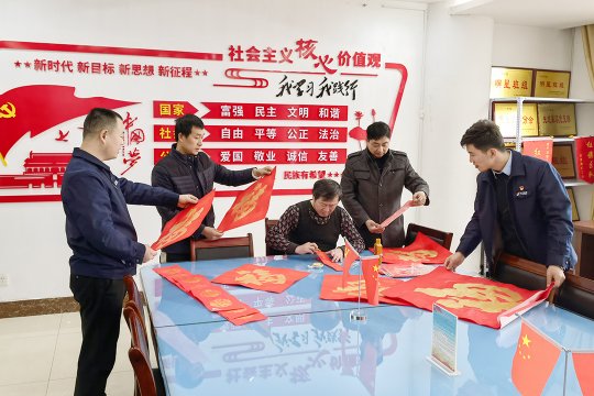 安居煤矿开展“瑞虎迎春、翰墨送福”活动