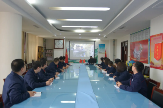 安居煤矿创新培训方式促标准化提升