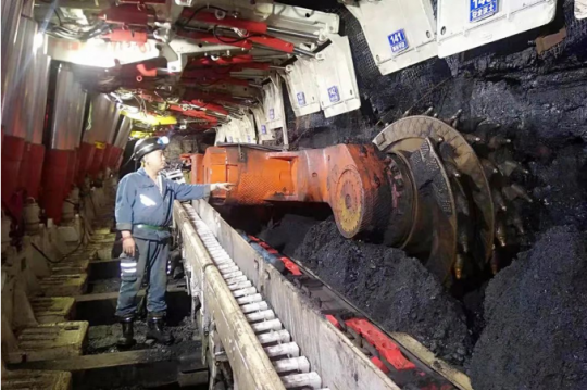 霄云煤矿首个自主安装工作面开始试生产