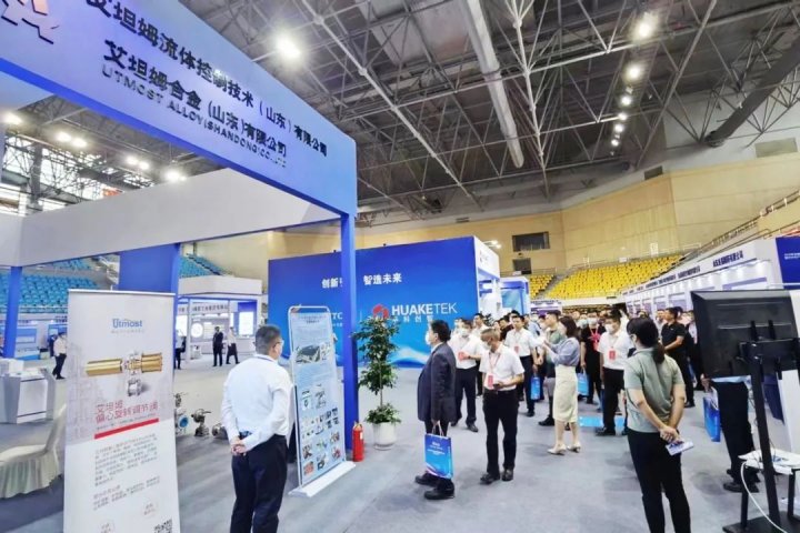 济宁能源三家企业应邀参加济宁市产业集群创新成果展