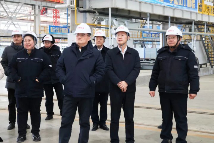 王崇景带队到新能船业召开重点工程现场推进会