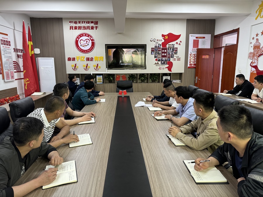 1715395083546331.jpg 观影照片1.jpg