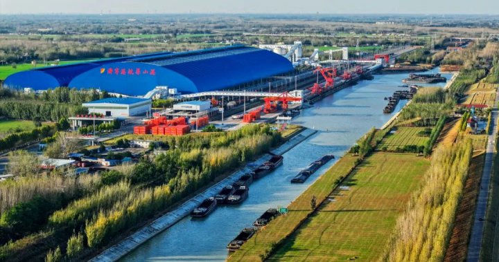 济港记丨梁山港月集疏港量超300万吨背后：让京杭大运河释放“黄金效益”