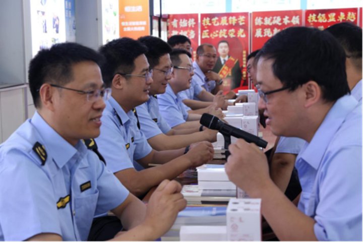 济宁能源集团开展“安全生产月”宣传咨询日活动